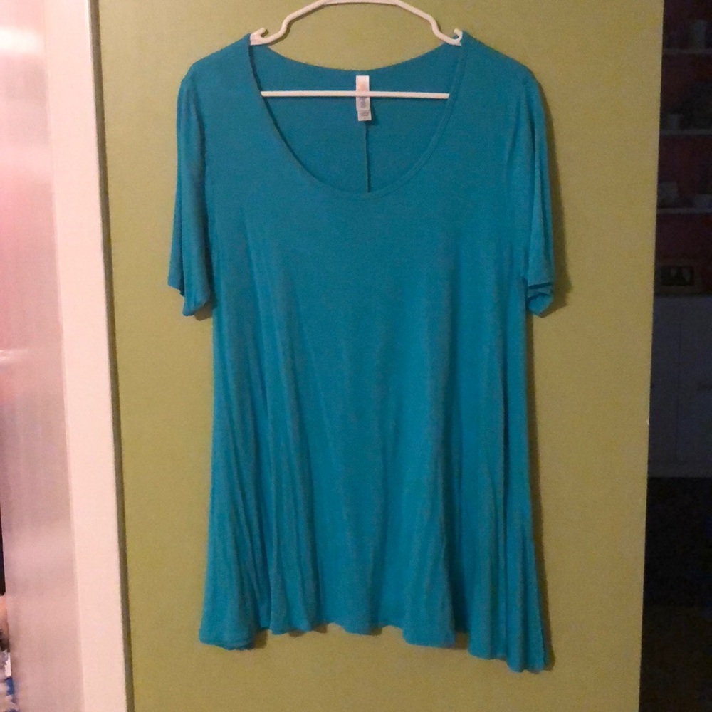 LulaRoe T-shirt
